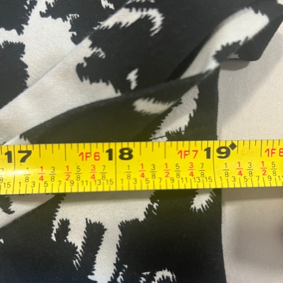 Appraisal large herringbone, pattern, black and white button down Coat Large - Picture 12 of 14